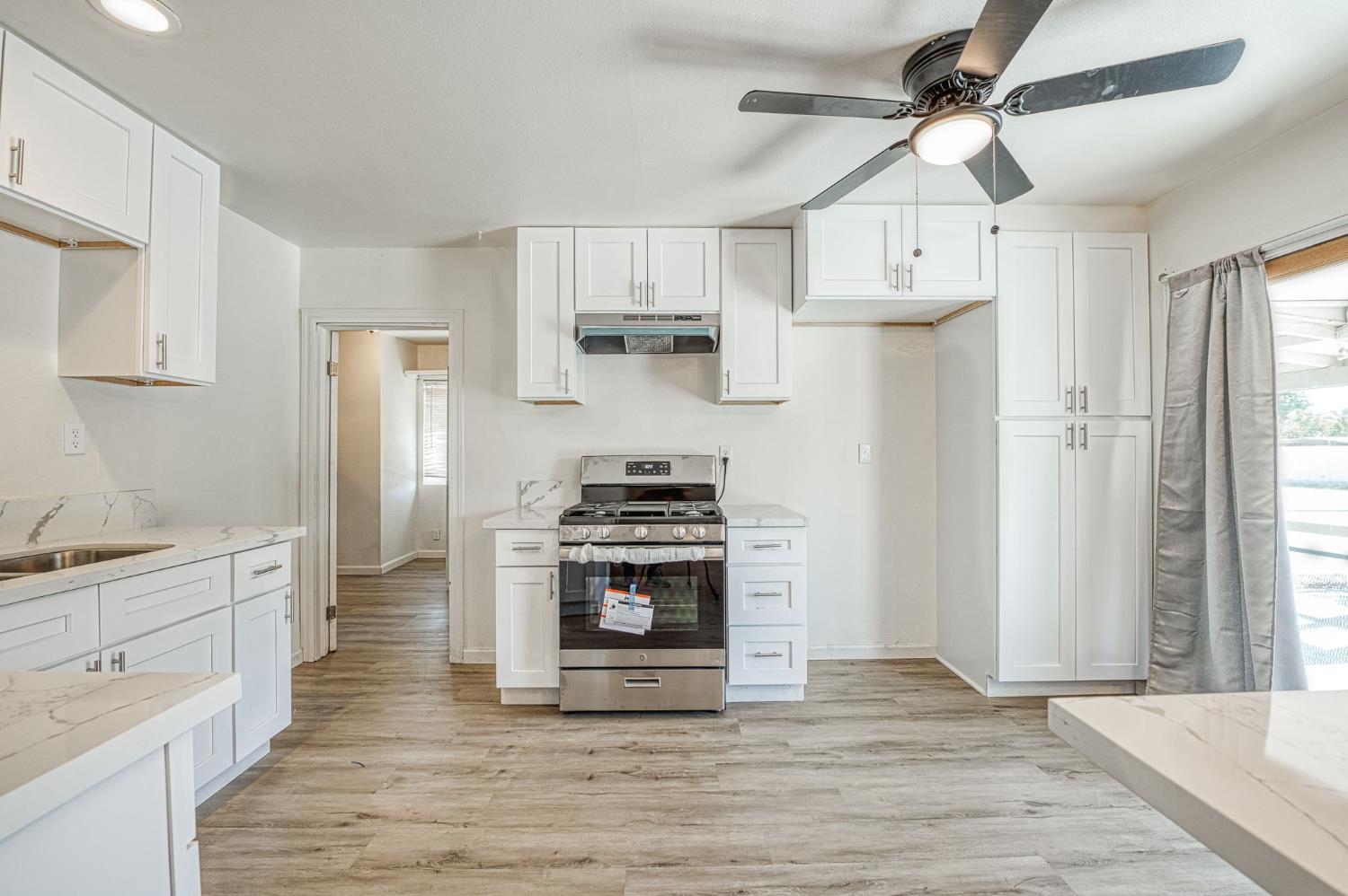 2146 W Dudley Ave, Fresno, CA 93728