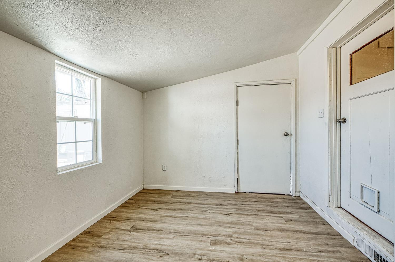 2146 W Dudley Ave, Fresno, CA 93728