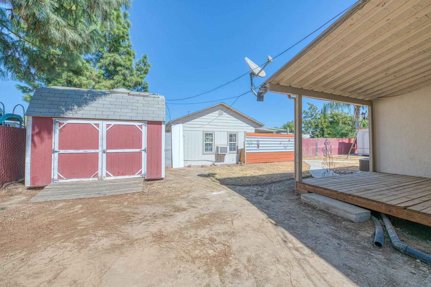 2146 W Dudley Ave, Fresno, CA 93728