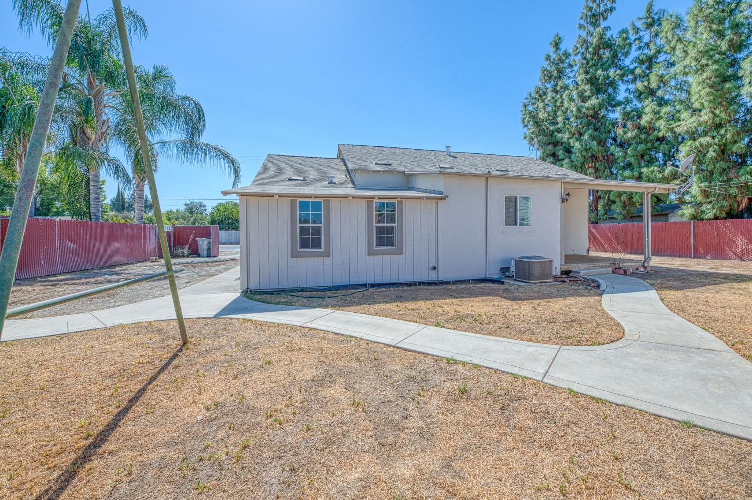 2146 W Dudley Ave, Fresno, CA 93728