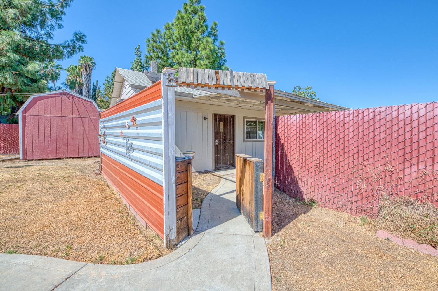 2146 W Dudley Ave, Fresno, CA 93728