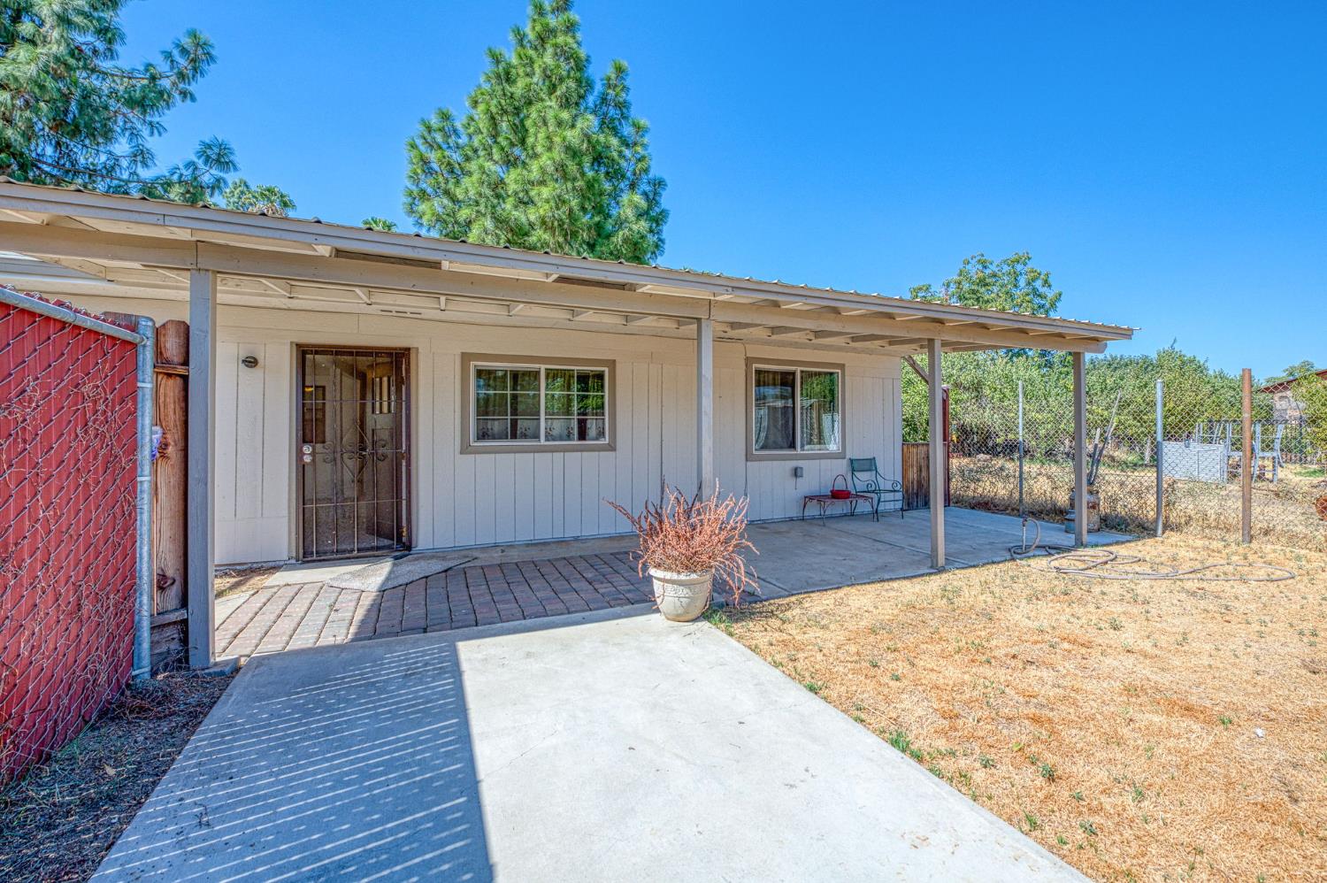 2146 W Dudley Ave, Fresno, CA 93728