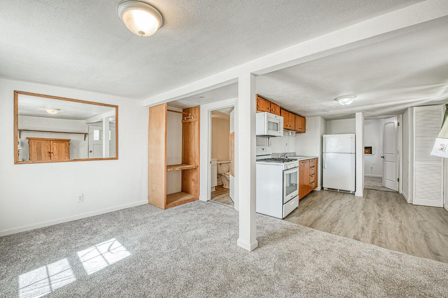 2146 W Dudley Ave, Fresno, CA 93728