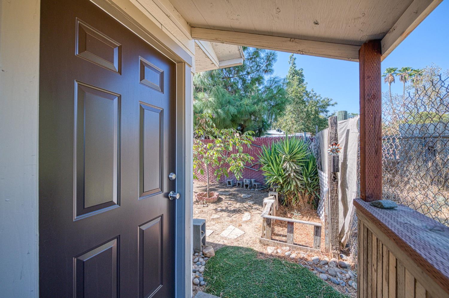 2146 W Dudley Ave, Fresno, CA 93728