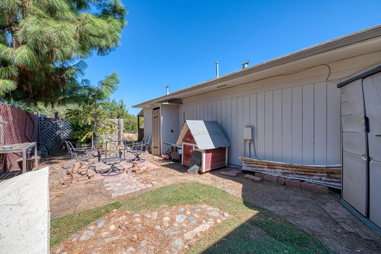 2146 W Dudley Ave, Fresno, CA 93728