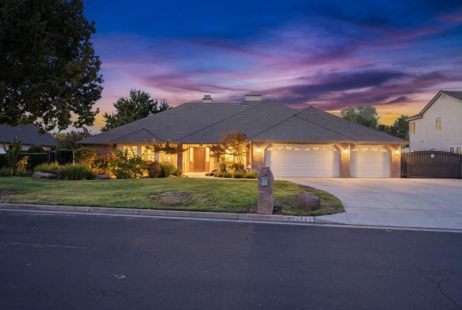 2843 Carolina Ave, Clovis, CA 93611