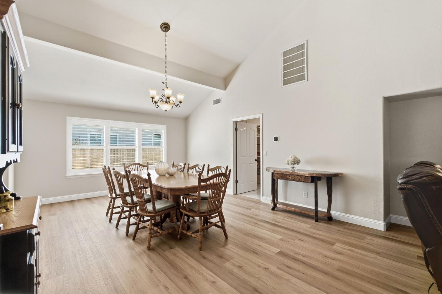 2843 Carolina Ave, Clovis, CA 93611