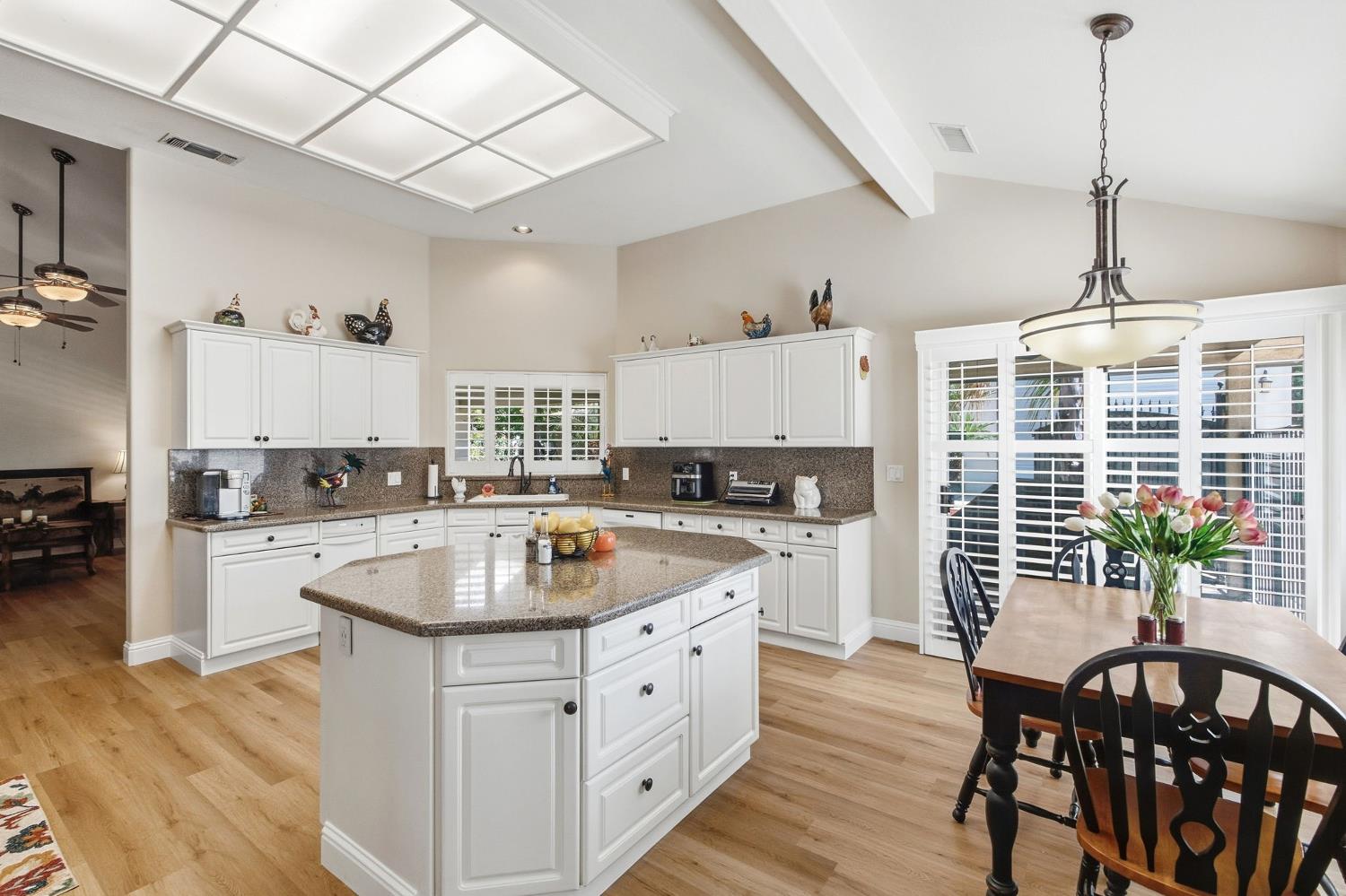 2843 Carolina Ave, Clovis, CA 93611