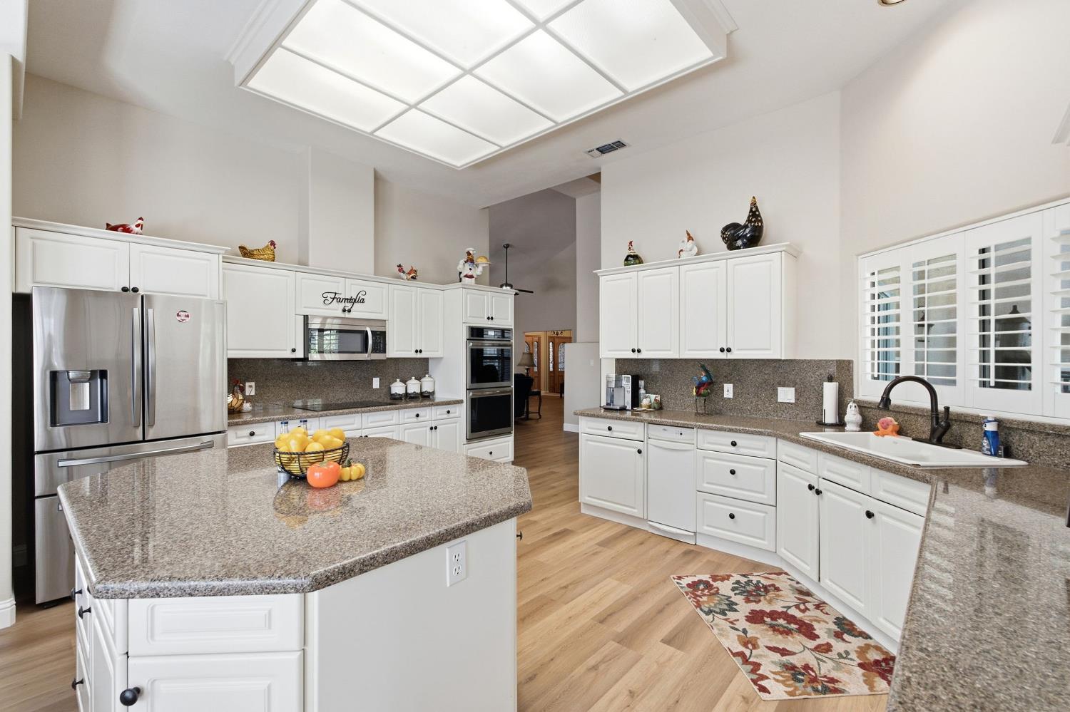 2843 Carolina Ave, Clovis, CA 93611