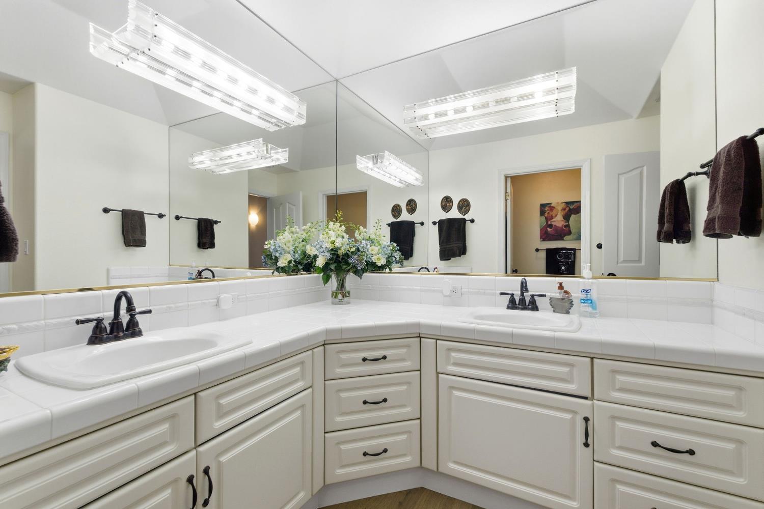 2843 Carolina Ave, Clovis, CA 93611