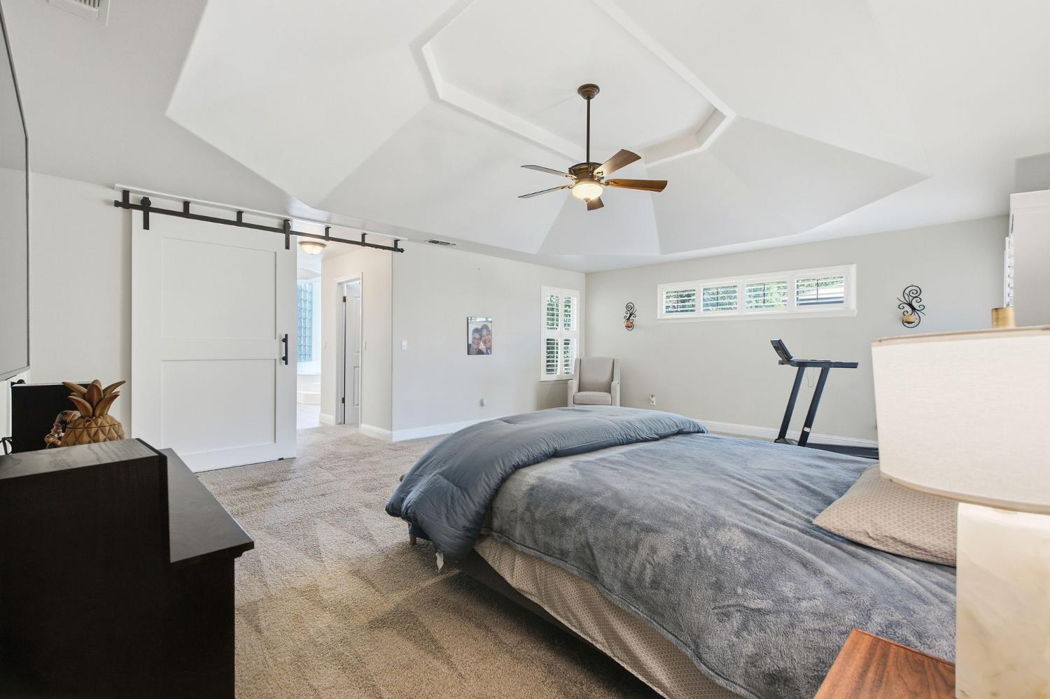 2843 Carolina Ave, Clovis, CA 93611