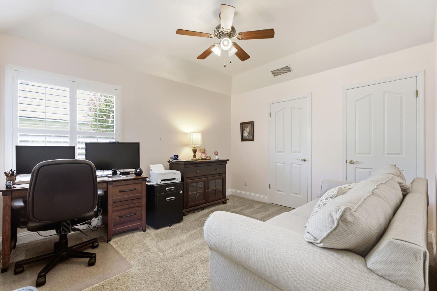 2843 Carolina Ave, Clovis, CA 93611