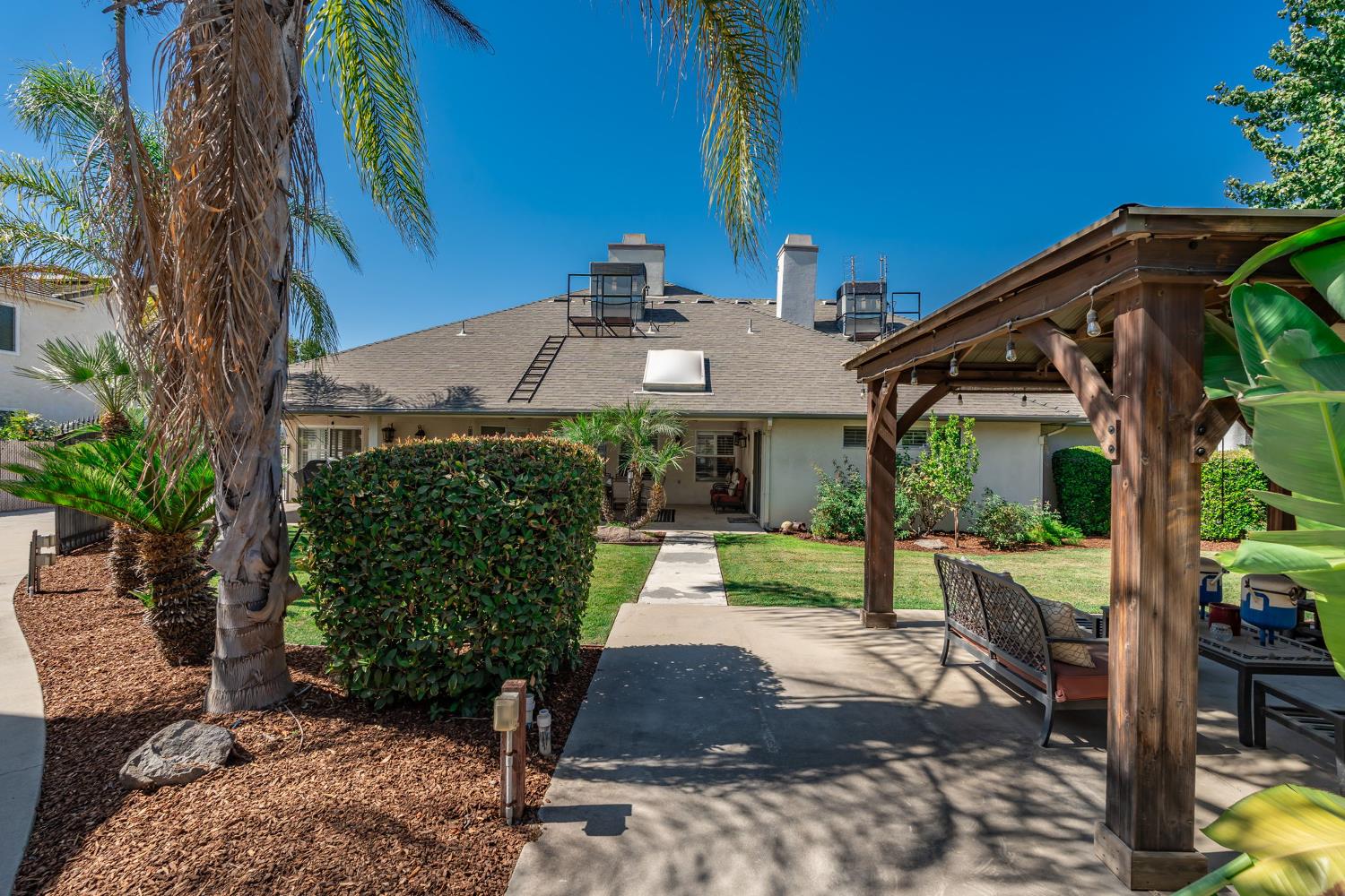 2843 Carolina Ave, Clovis, CA 93611