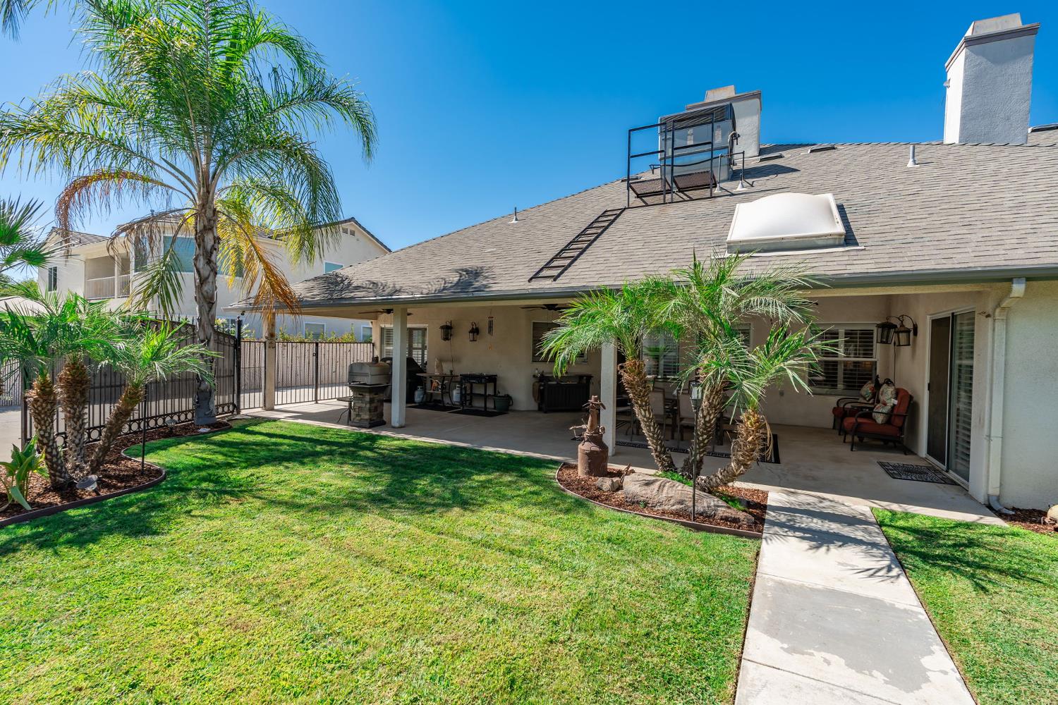 2843 Carolina Ave, Clovis, CA 93611