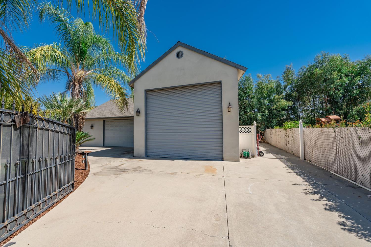 2843 Carolina Ave, Clovis, CA 93611