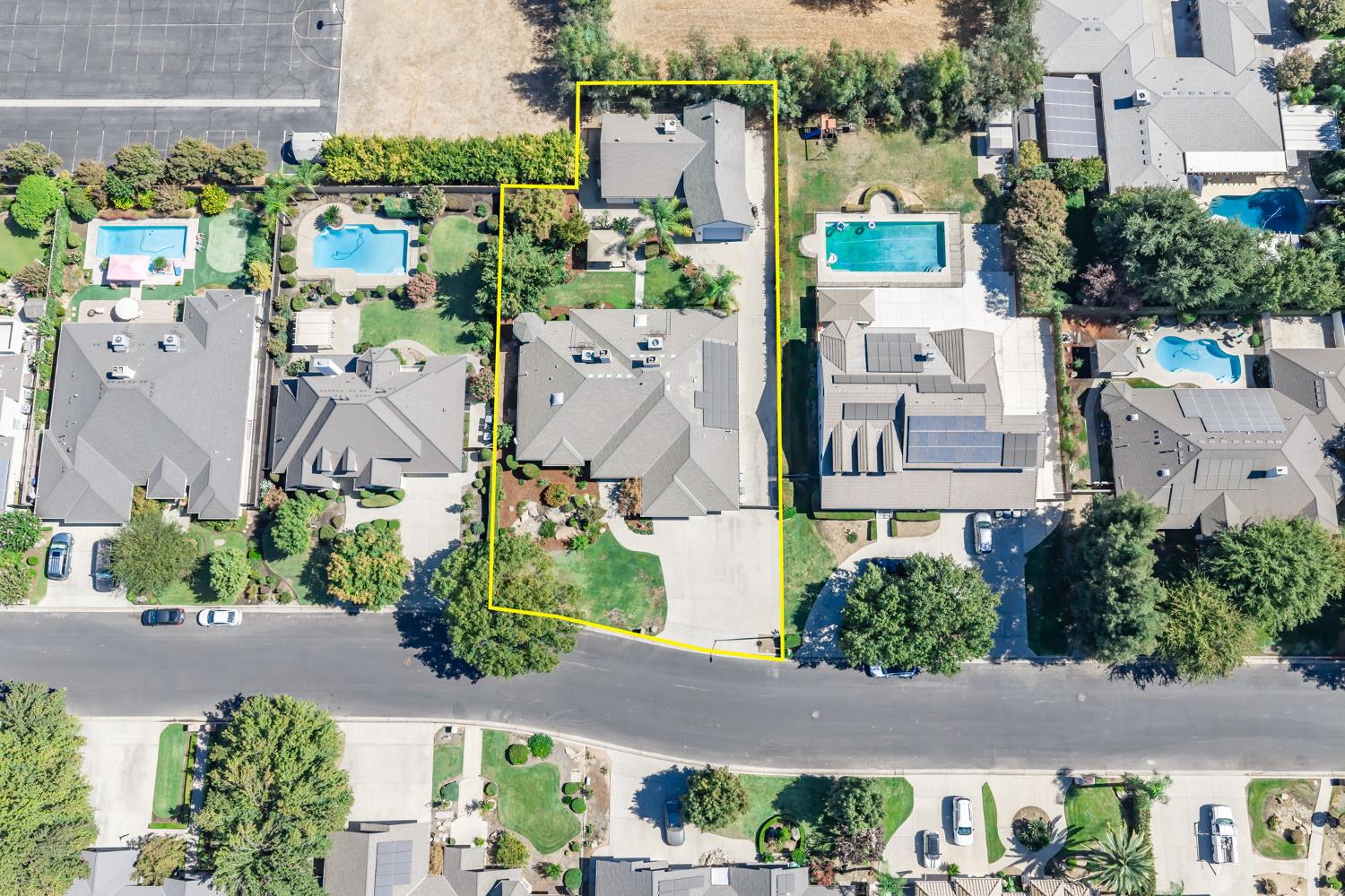 2843 Carolina Ave, Clovis, CA 93611
