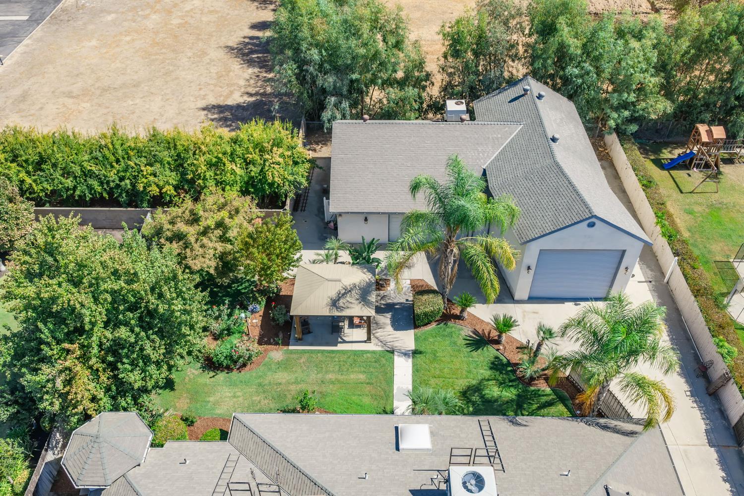 2843 Carolina Ave, Clovis, CA 93611