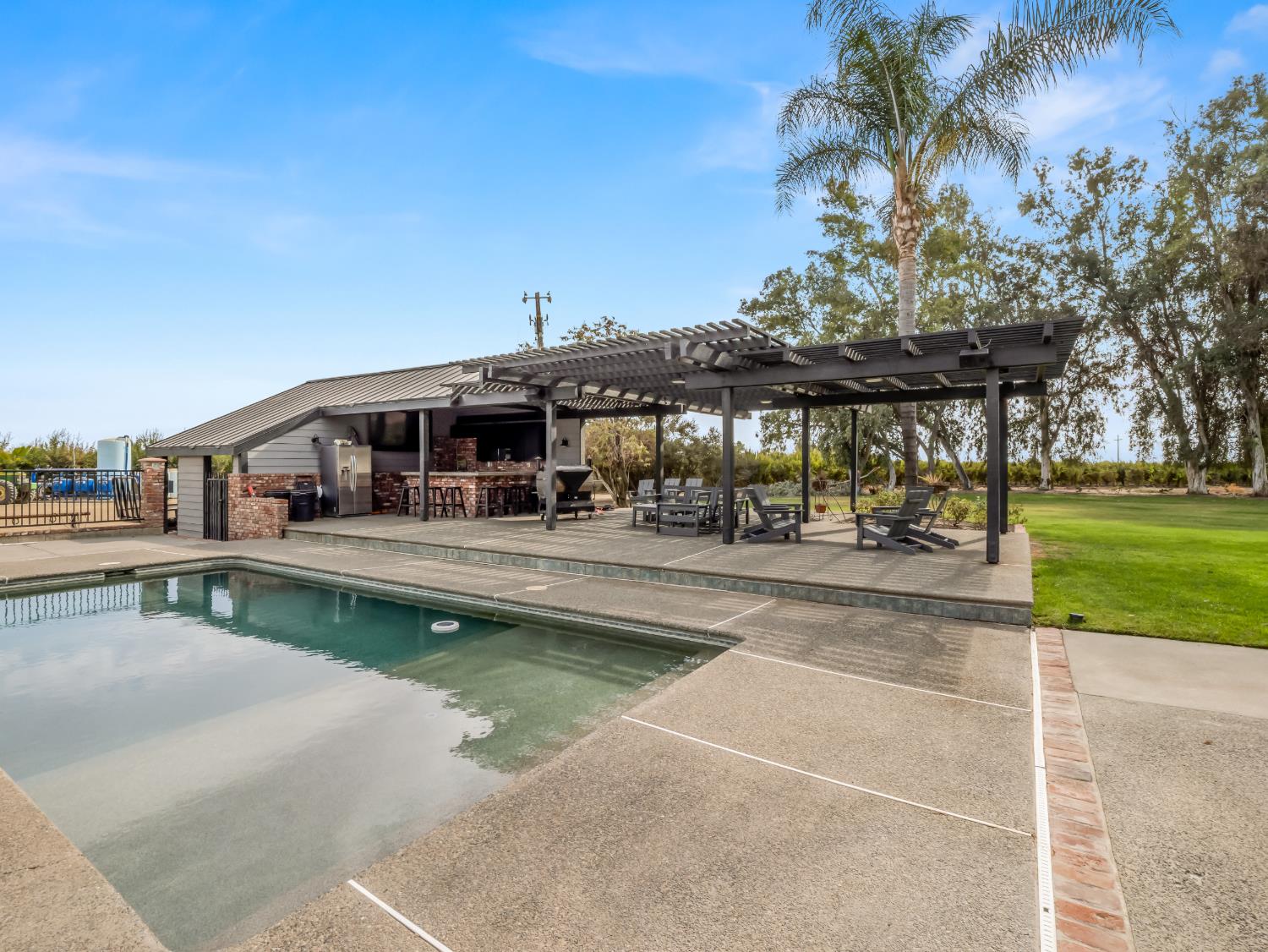 9235 24th Ave, Lemoore, CA 93245