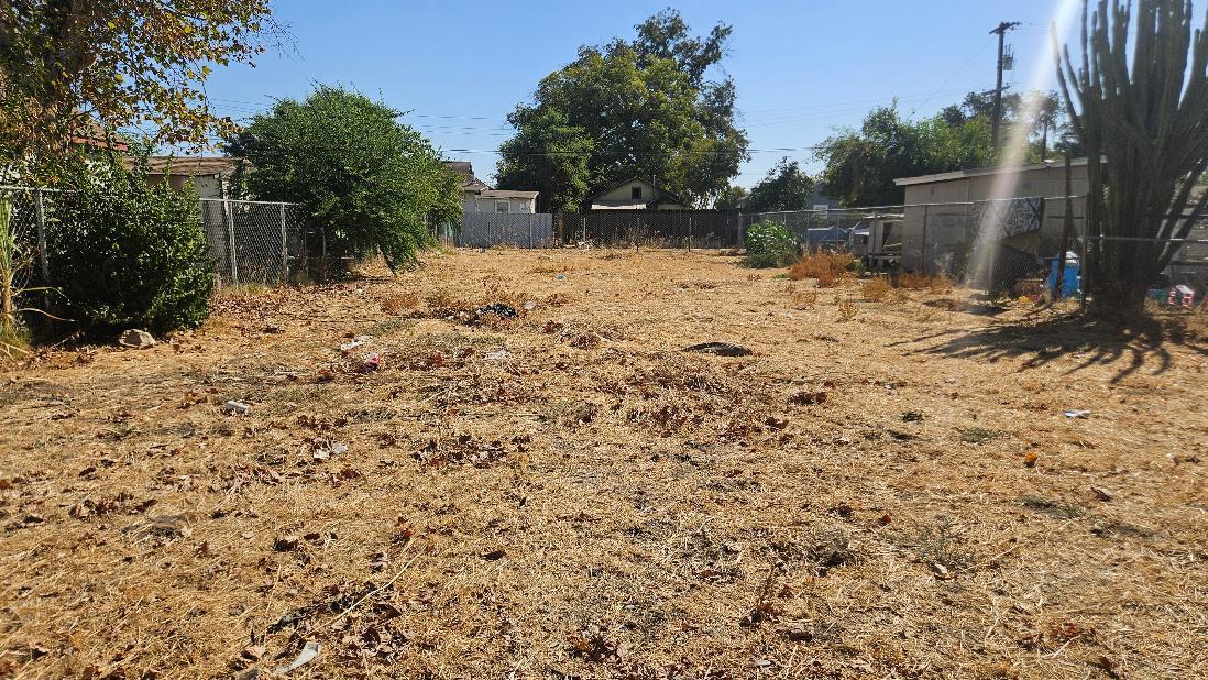 2167 S Rose Ave, Fresno, CA 93706