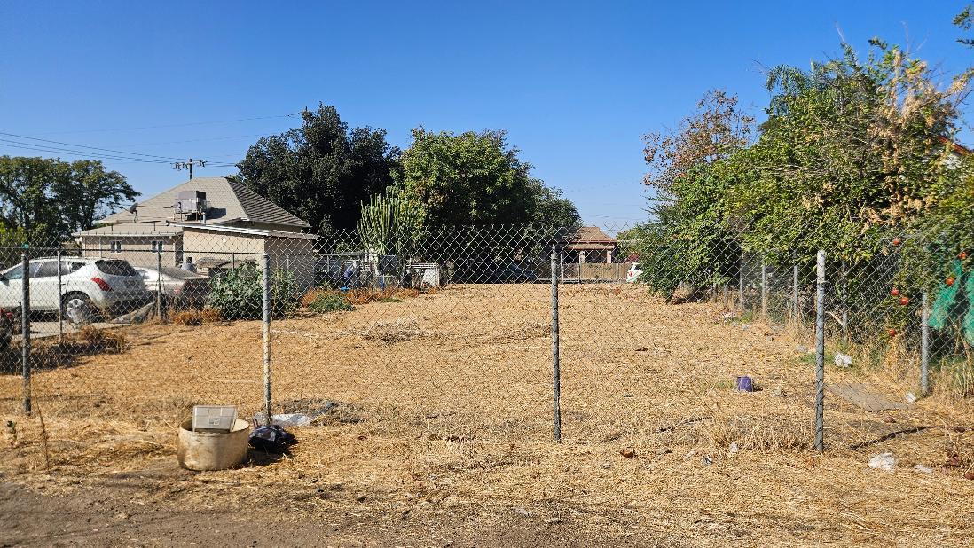 2167 S Rose Ave, Fresno, CA 93706