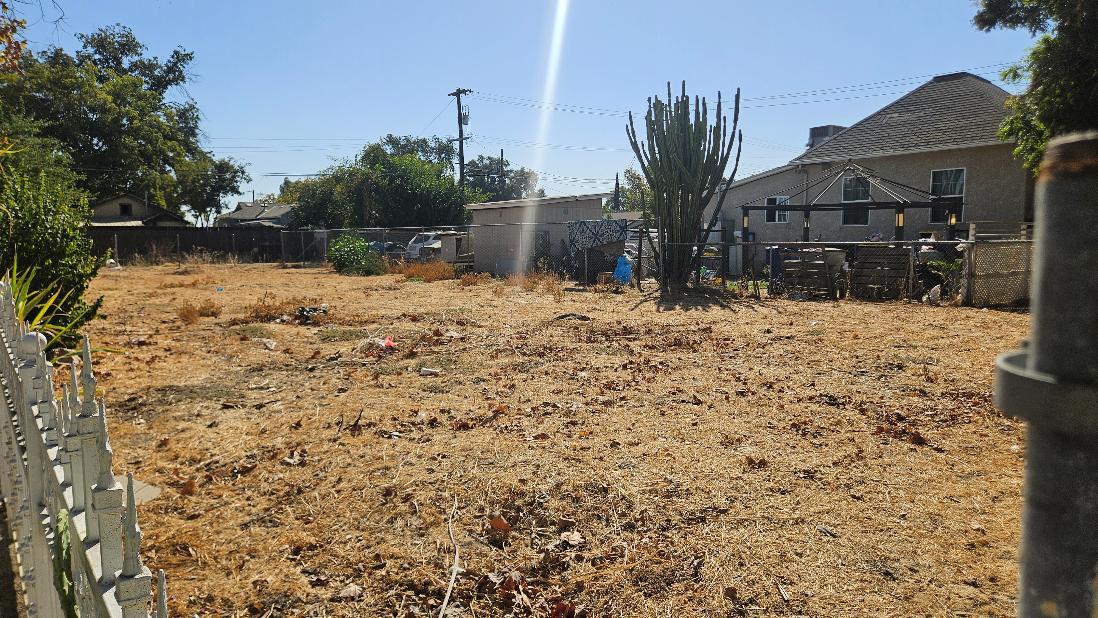 2167 S Rose Ave, Fresno, CA 93706