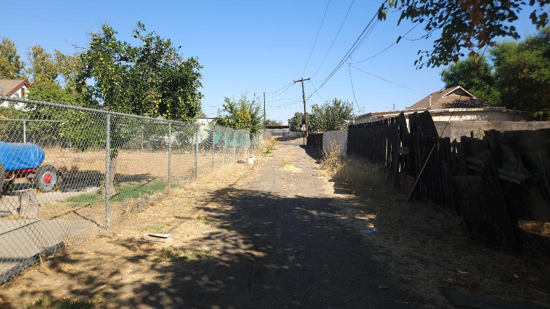2167 S Rose Ave, Fresno, CA 93706