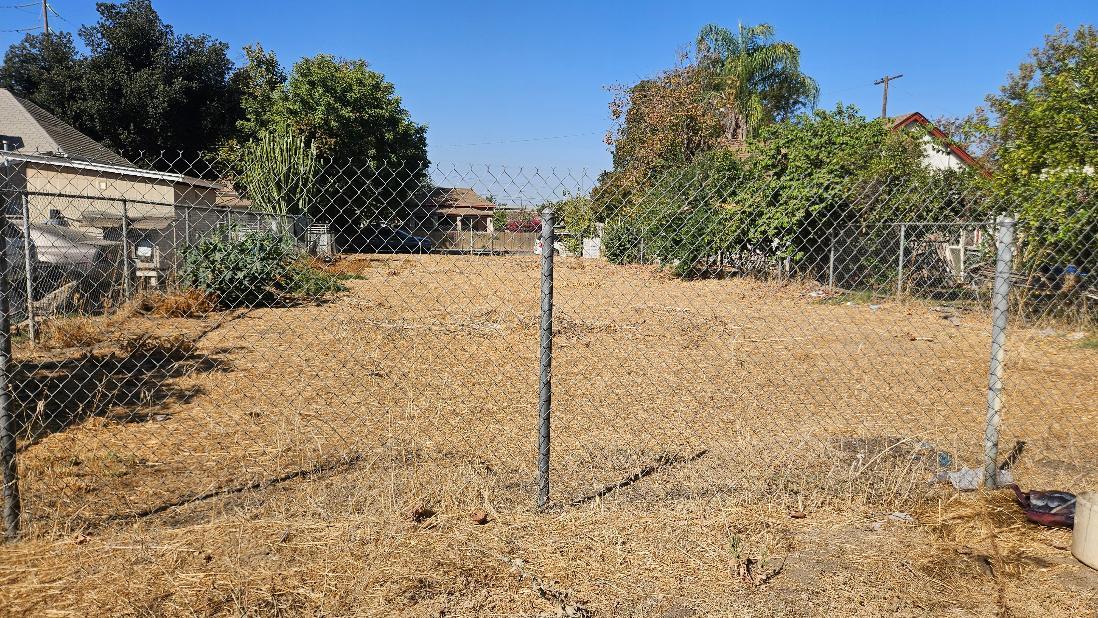 2167 S Rose Ave, Fresno, CA 93706