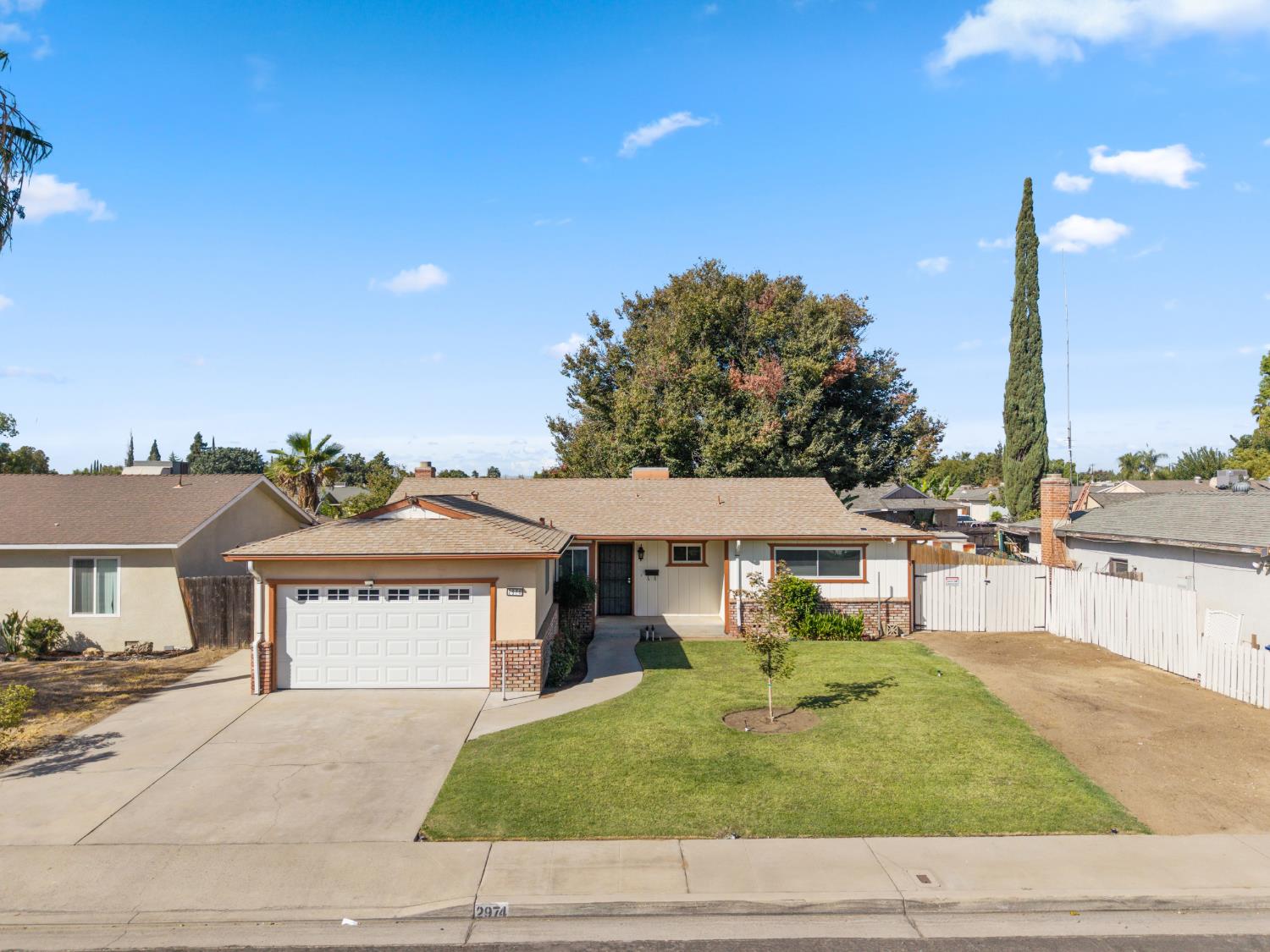 2974 Homsy Ave, Clovis, CA 93612