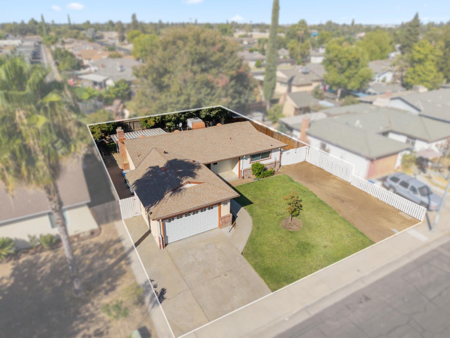 2974 Homsy Ave, Clovis, CA 93612