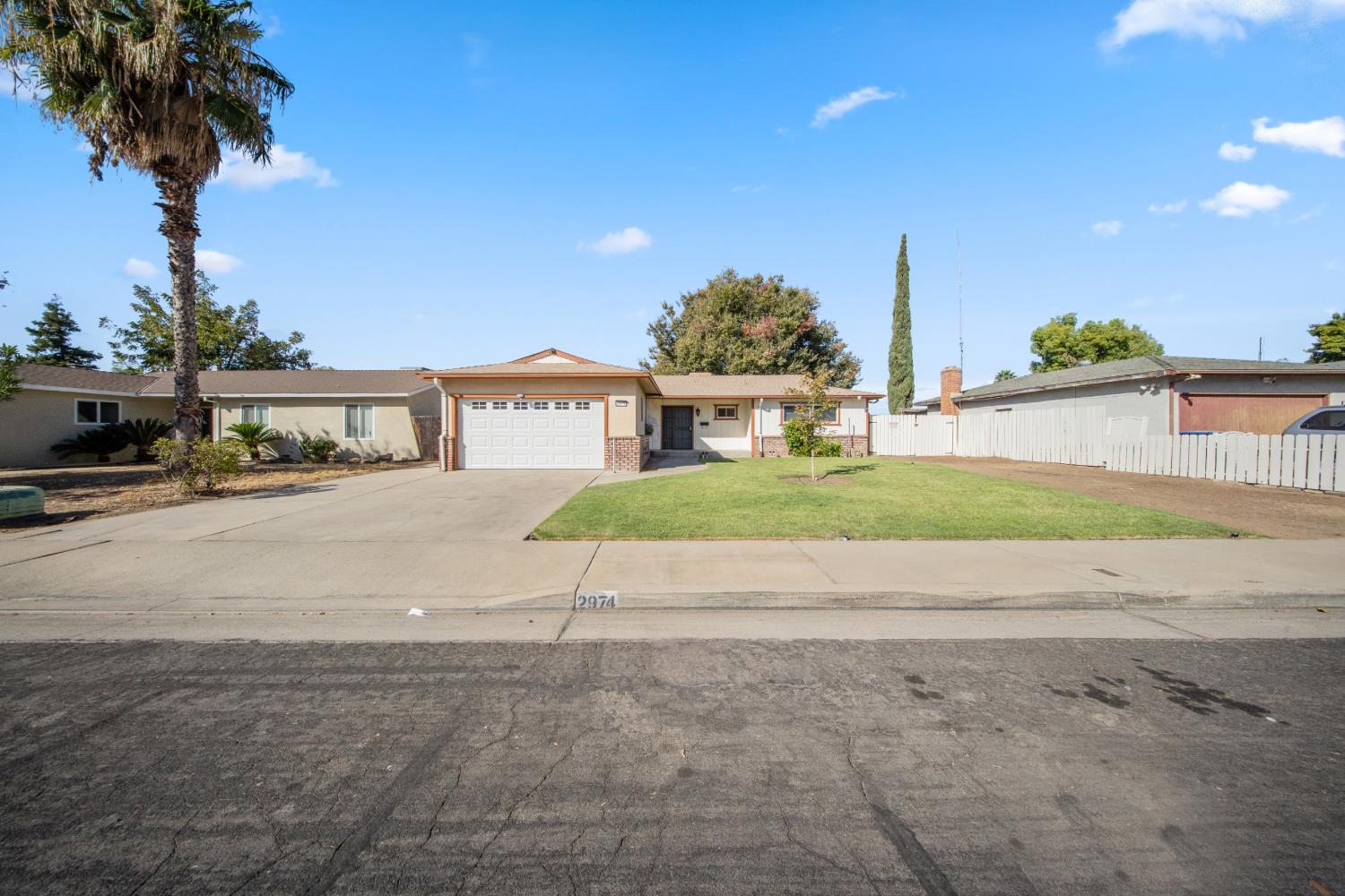 2974 Homsy Ave, Clovis, CA 93612