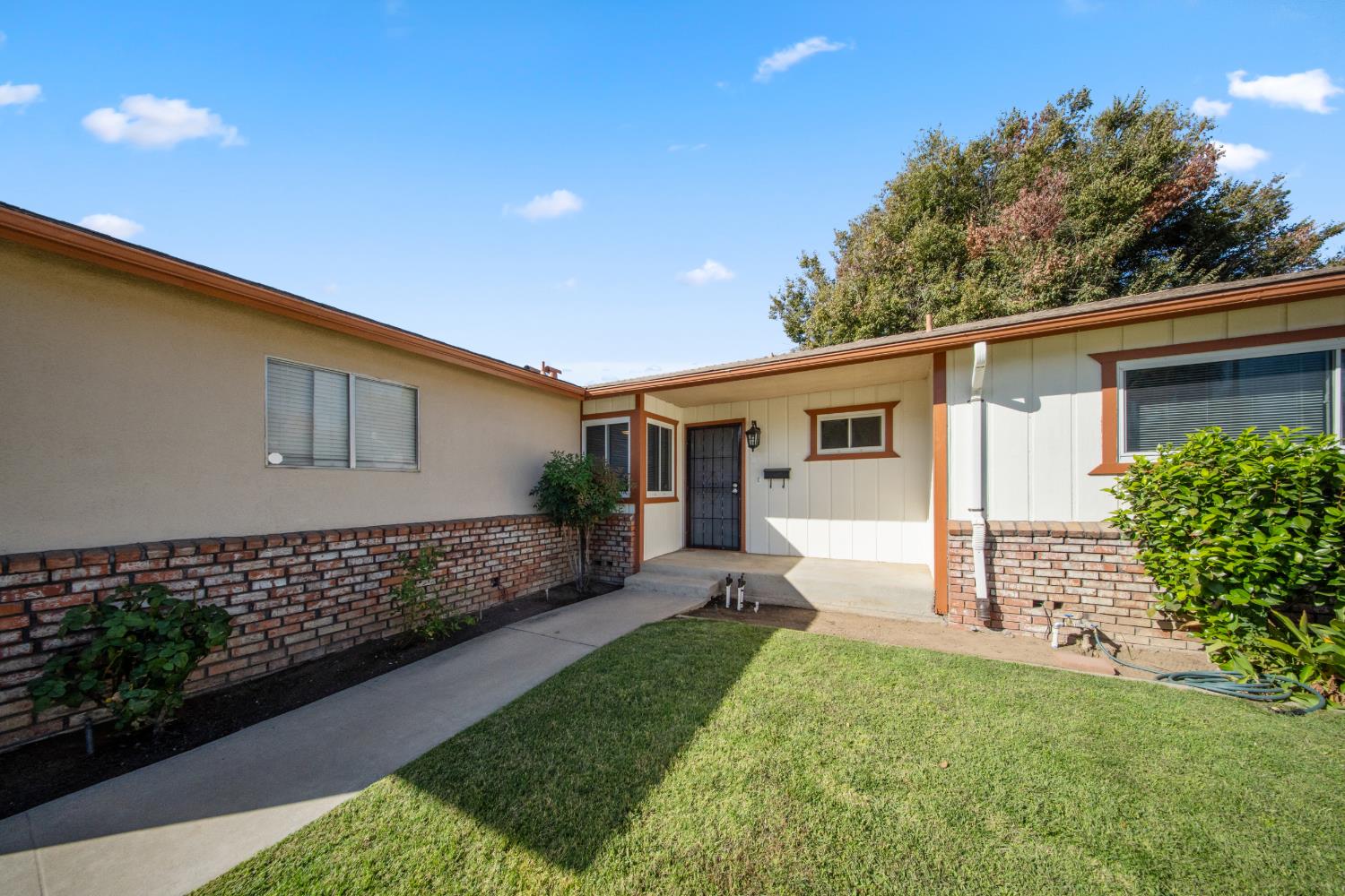 2974 Homsy Ave, Clovis, CA 93612