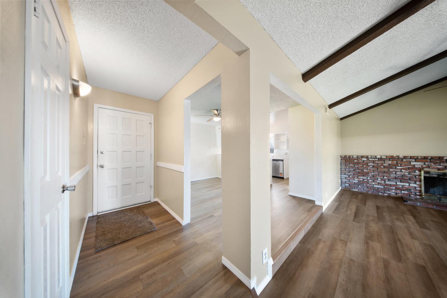 2974 Homsy Ave, Clovis, CA 93612