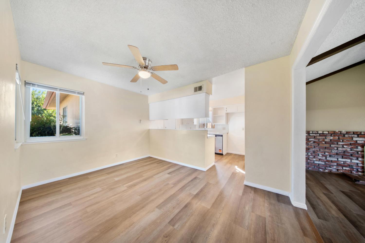 2974 Homsy Ave, Clovis, CA 93612