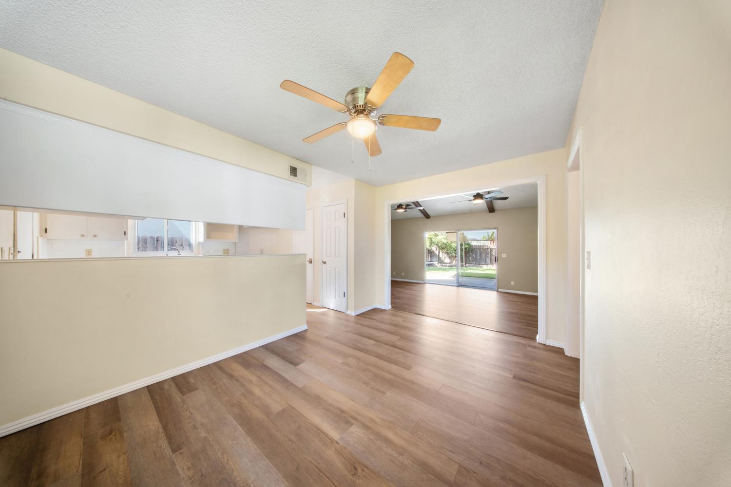 2974 Homsy Ave, Clovis, CA 93612