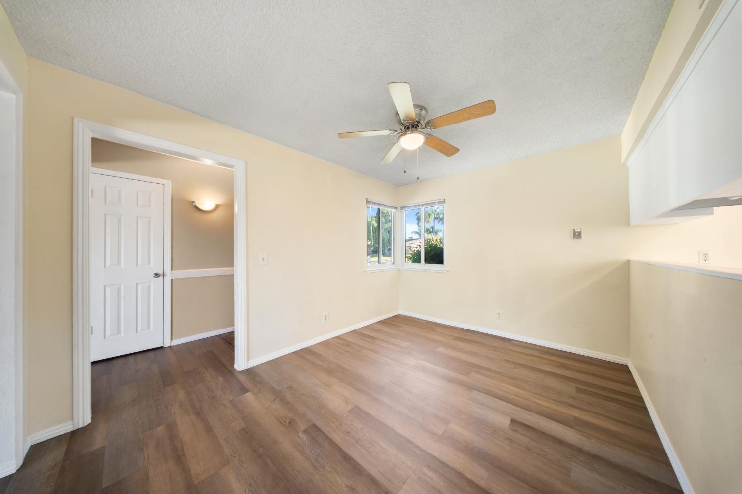 2974 Homsy Ave, Clovis, CA 93612