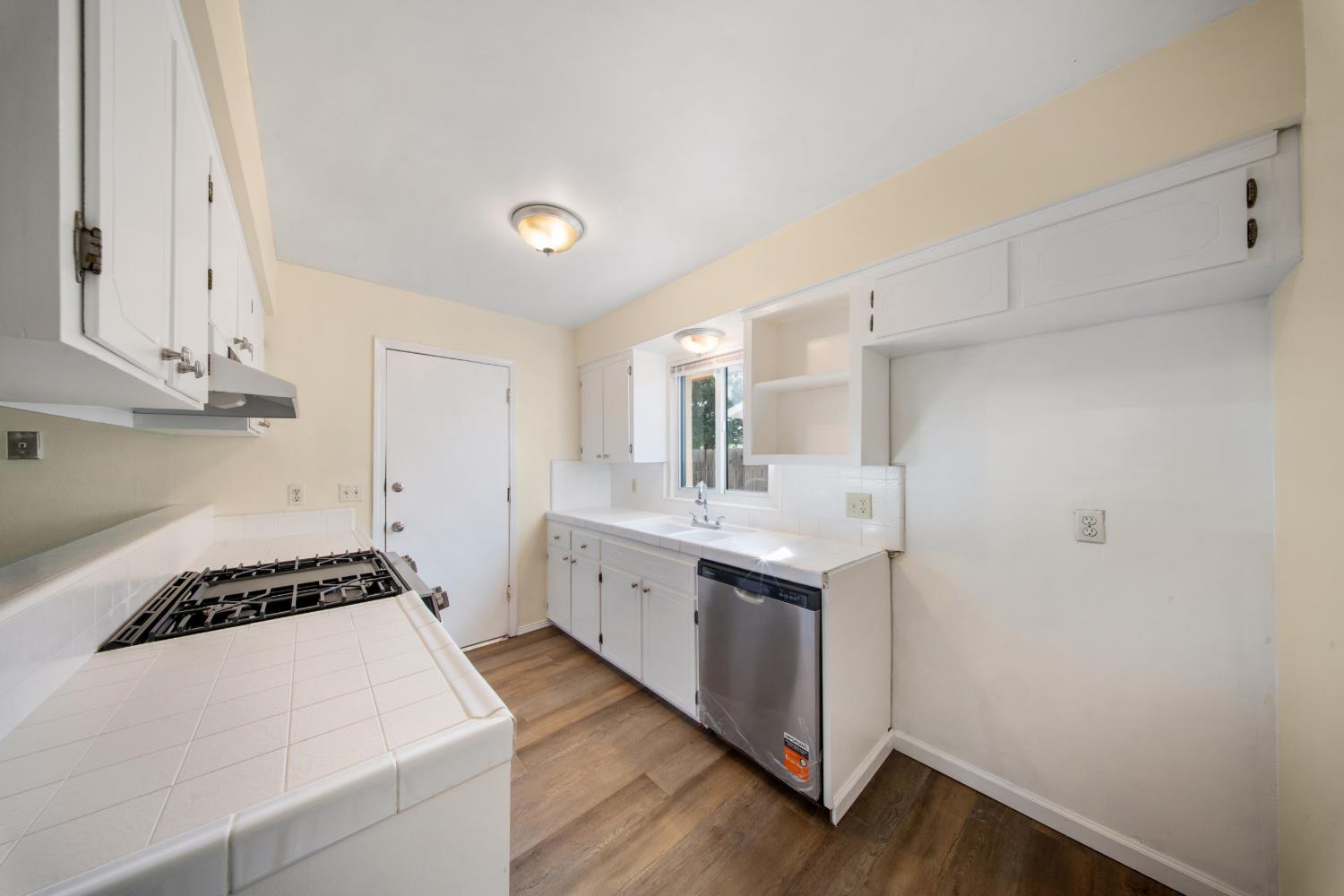 2974 Homsy Ave, Clovis, CA 93612