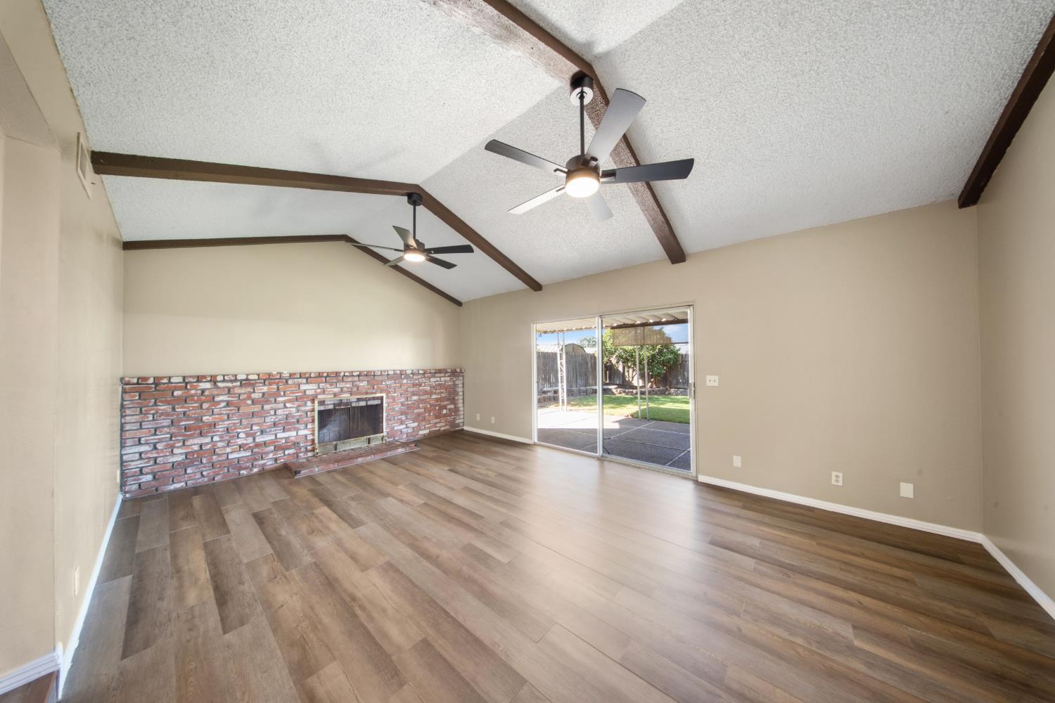 2974 Homsy Ave, Clovis, CA 93612