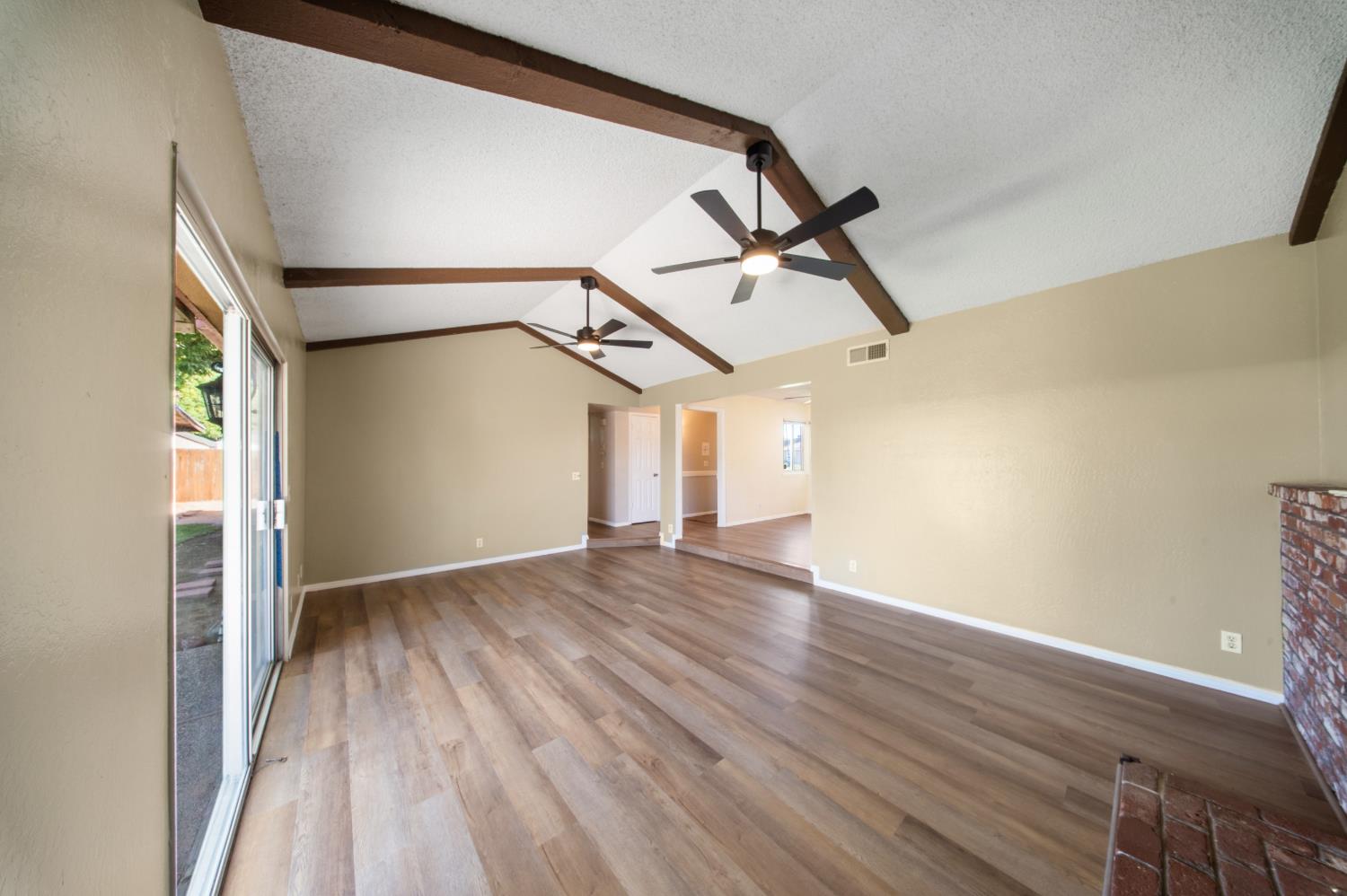 2974 Homsy Ave, Clovis, CA 93612