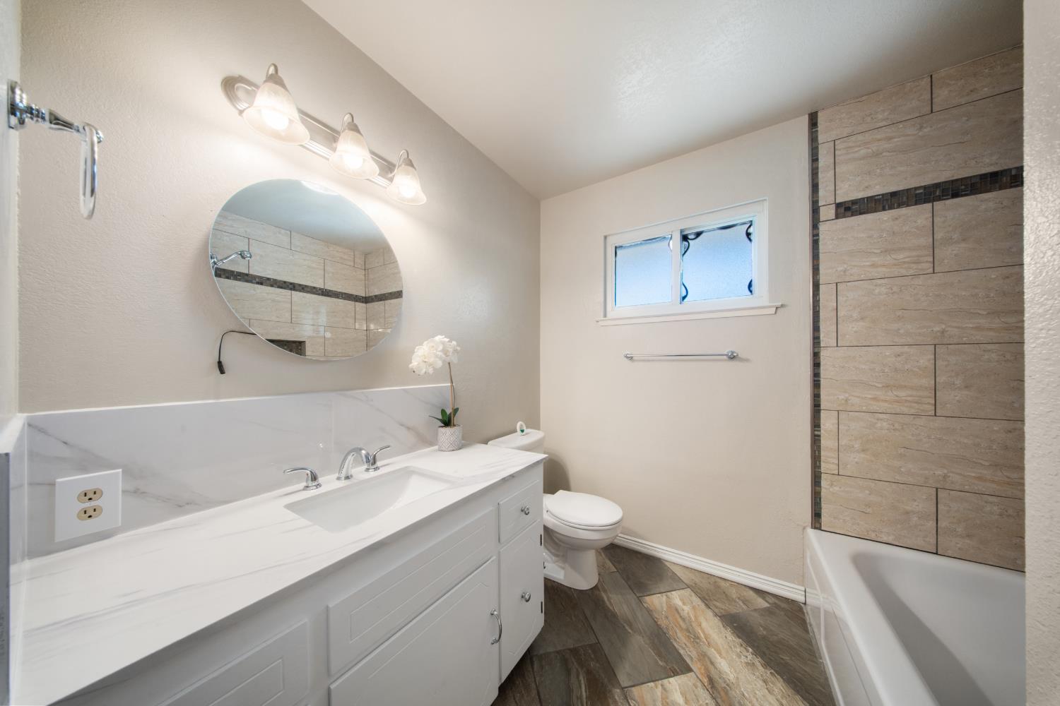 2974 Homsy Ave, Clovis, CA 93612