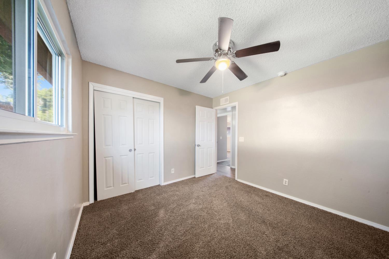 2974 Homsy Ave, Clovis, CA 93612