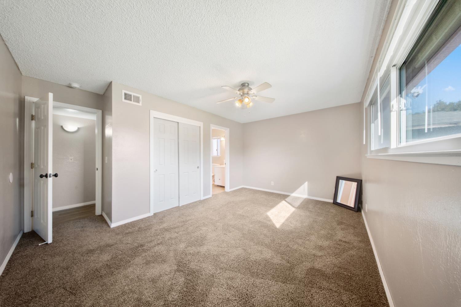 2974 Homsy Ave, Clovis, CA 93612