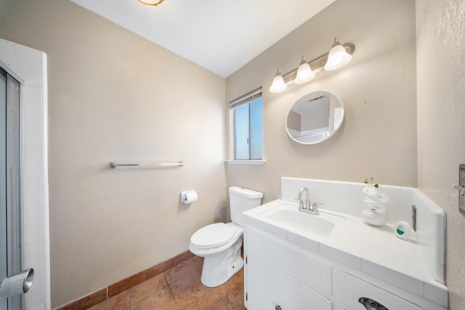2974 Homsy Ave, Clovis, CA 93612