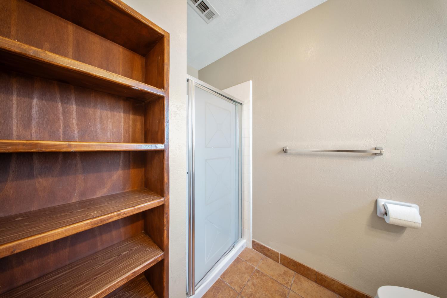 2974 Homsy Ave, Clovis, CA 93612