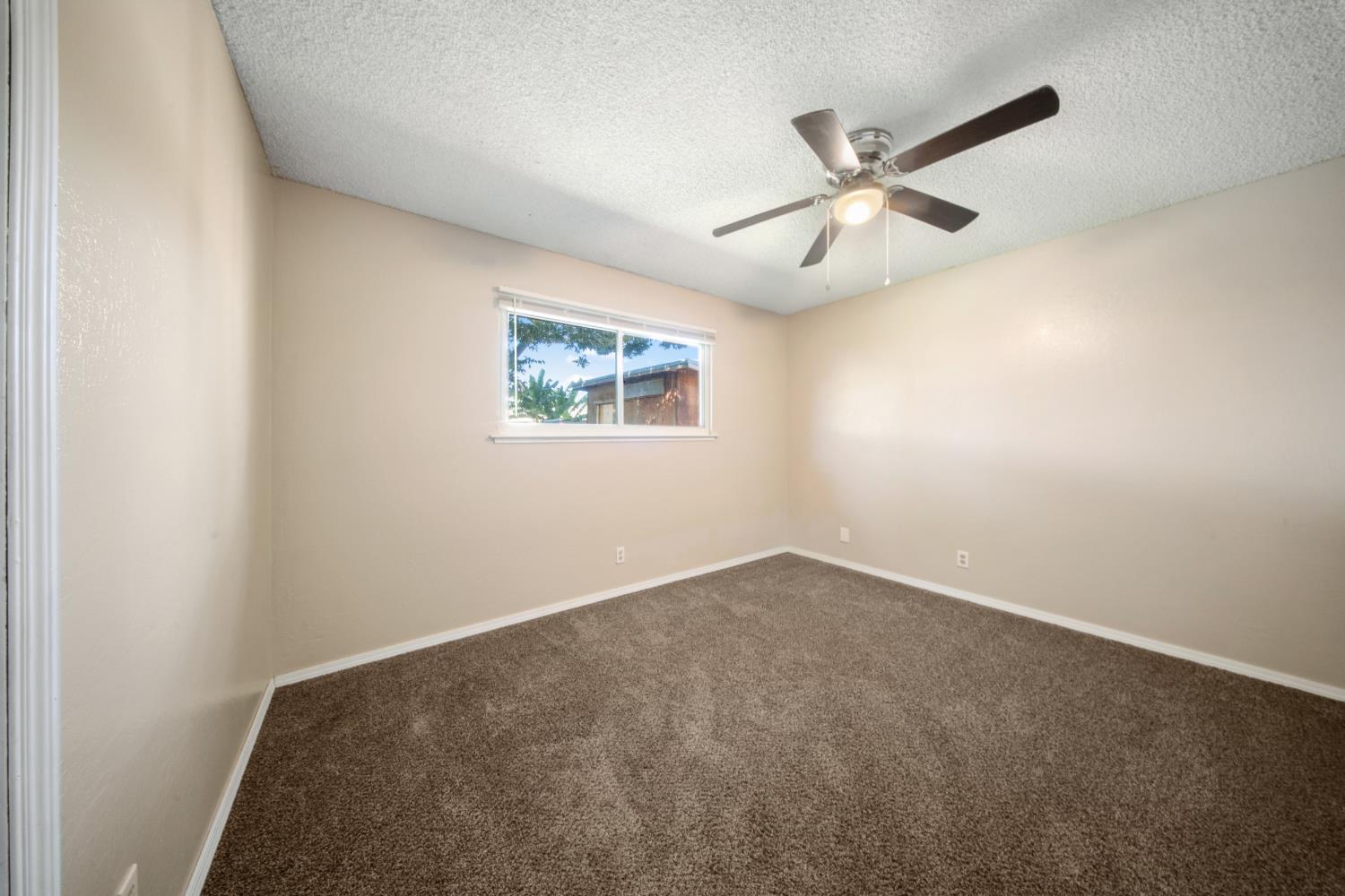 2974 Homsy Ave, Clovis, CA 93612