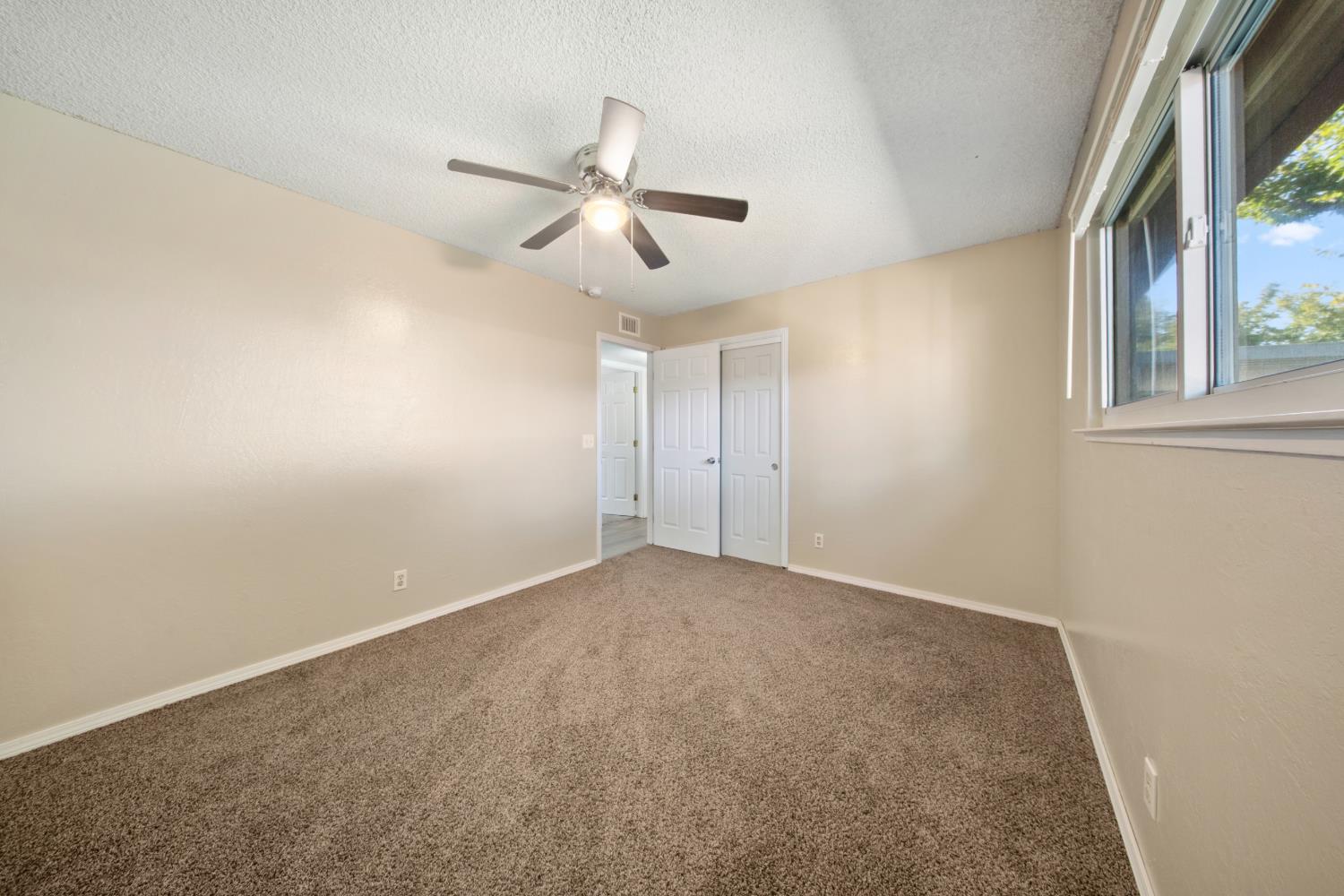 2974 Homsy Ave, Clovis, CA 93612