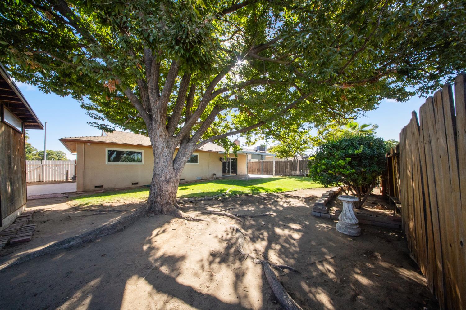 2974 Homsy Ave, Clovis, CA 93612