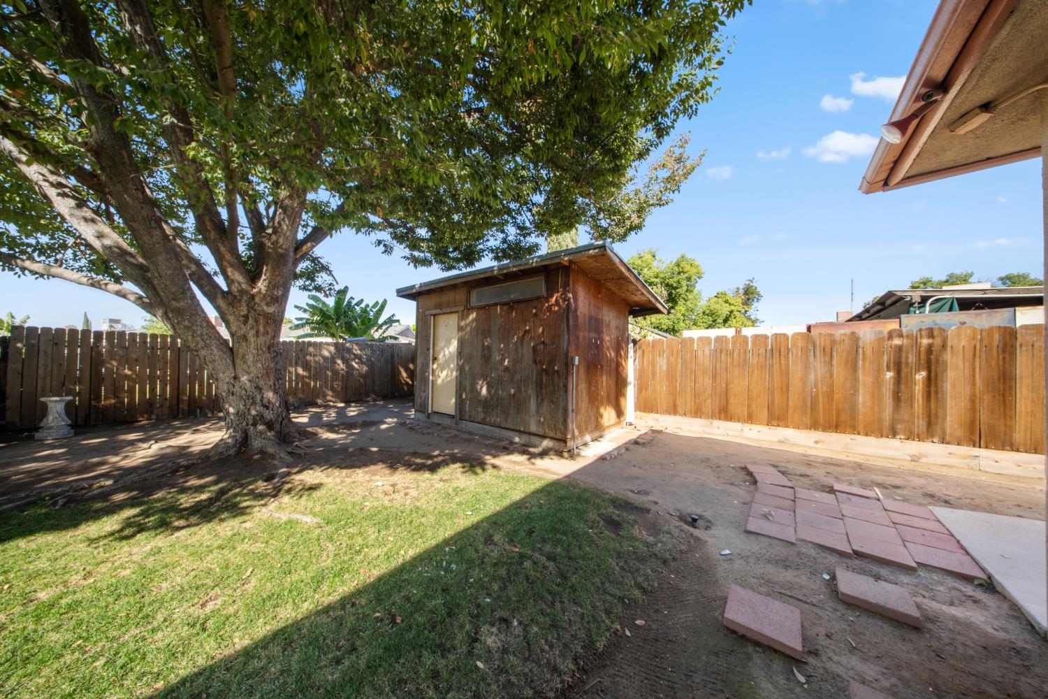 2974 Homsy Ave, Clovis, CA 93612