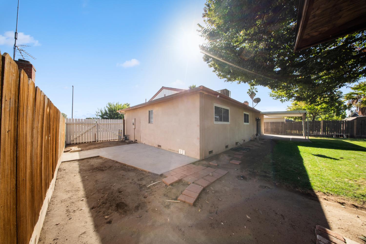 2974 Homsy Ave, Clovis, CA 93612
