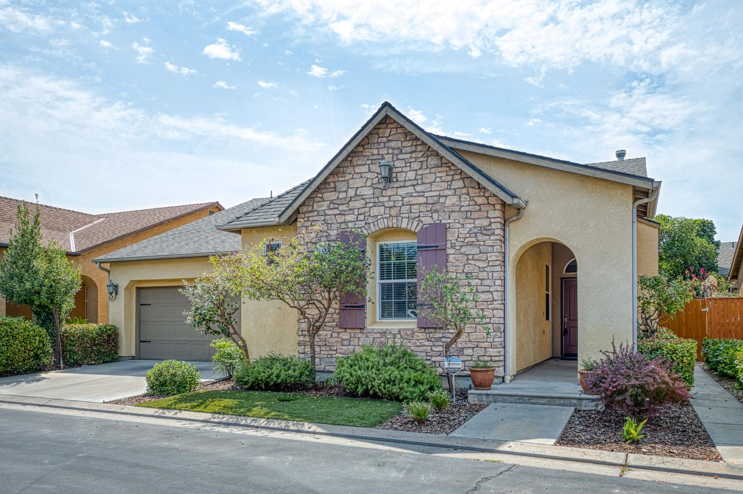 3748 Salem Ln, Clovis, CA 93619