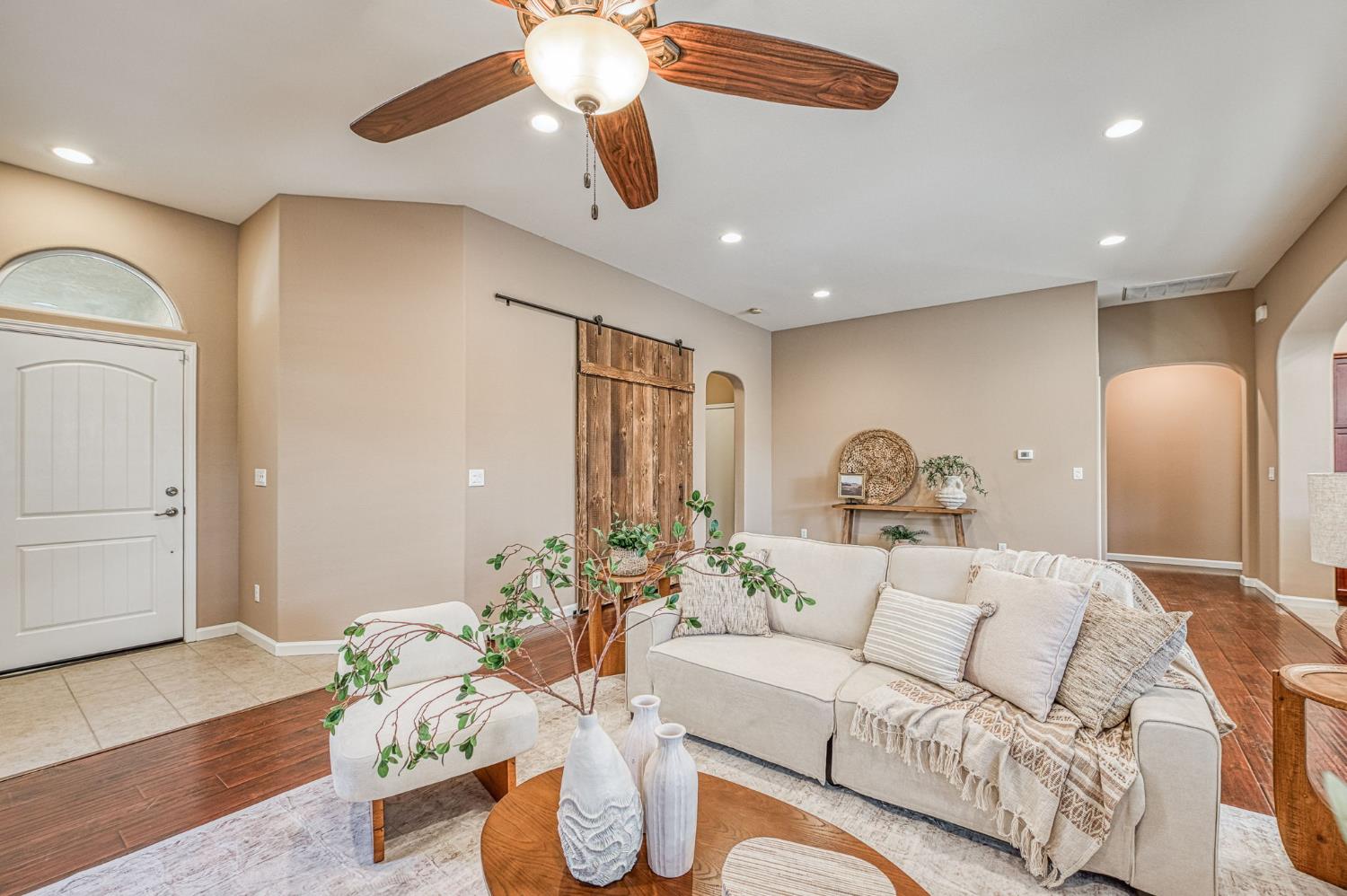 3748 Salem Ln, Clovis, CA 93619